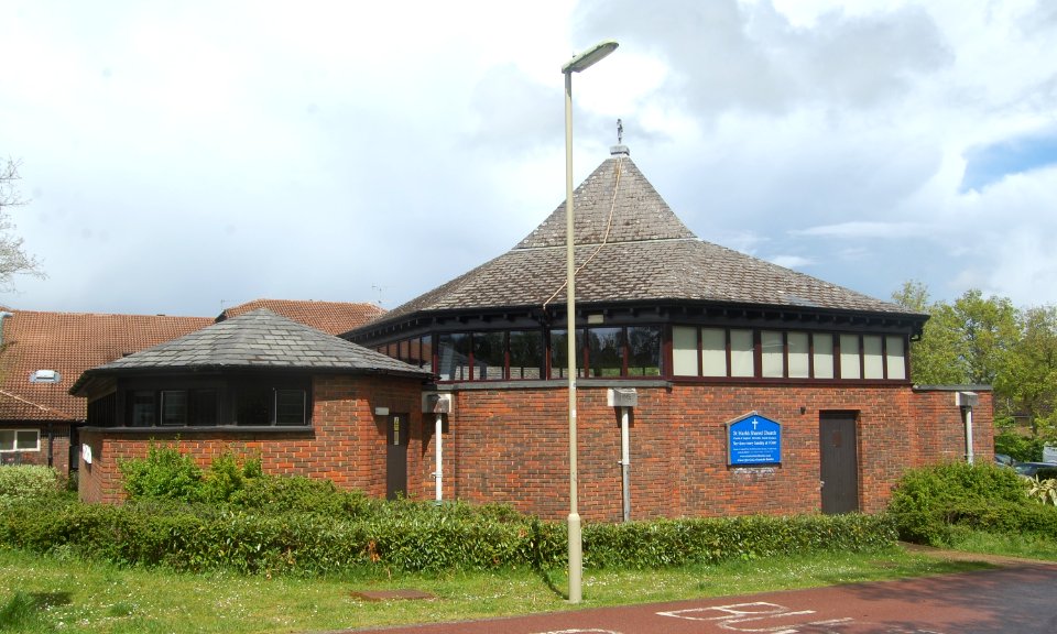 St Mark's Church, Pinehill Road, Bordon (May 2021) (4)