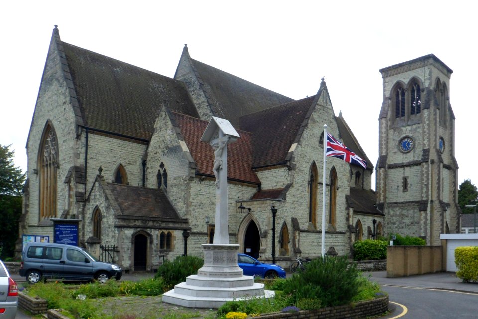 St Mark's Church, Alma Road, Reigate (June 2013) (2)