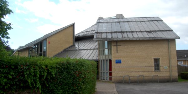 St Luke's Church, Shamblehurst Lane, Hedge End (May 2019) (1)