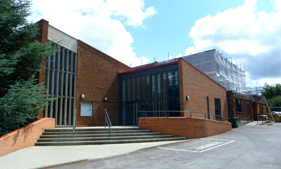 St Mark's United Church, Great Tattenhams, Tattenham Corner (August 2013) (8)