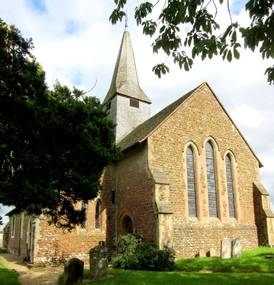 St Michael and All Angels Church, Highfield Lane, Thursley (June 2015) (8)