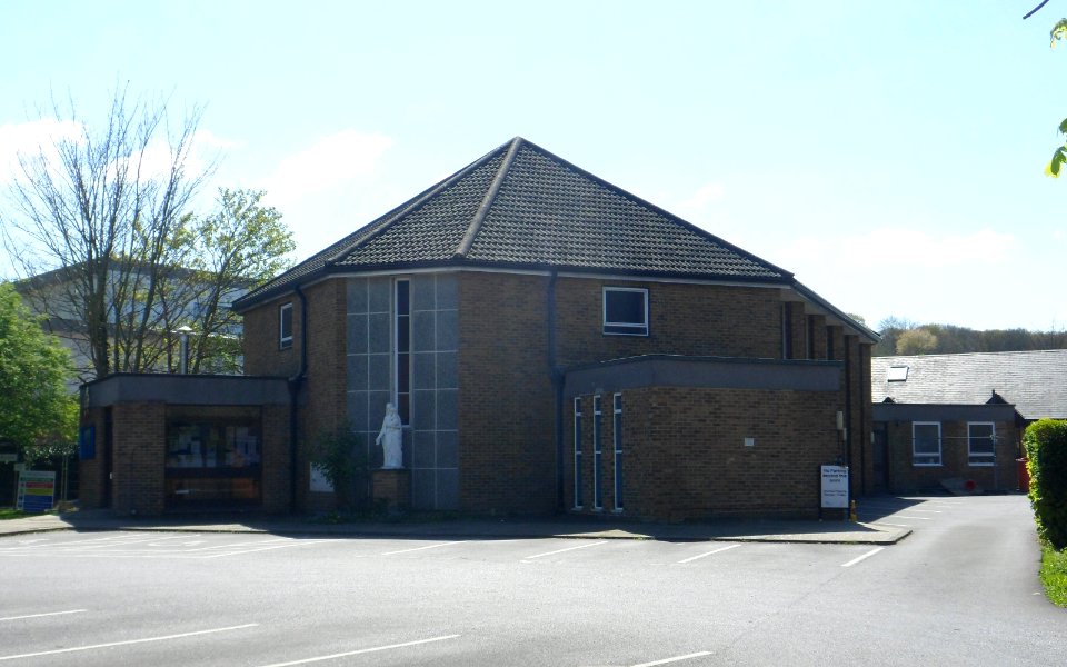 St Mary's RC Church (Rydes Hill), Aldershot Road, Guildford (April 2014, from Northwest) (2)