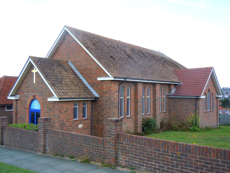 St Martin's United Reformed Church, Longridge Avenue, Saltdean (August 2014) (1)