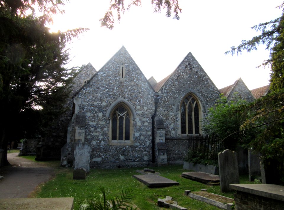 St Nicholas' Church, Church Walk, Thames Ditton (NHLE Code 1188441) (June 2015) (2)