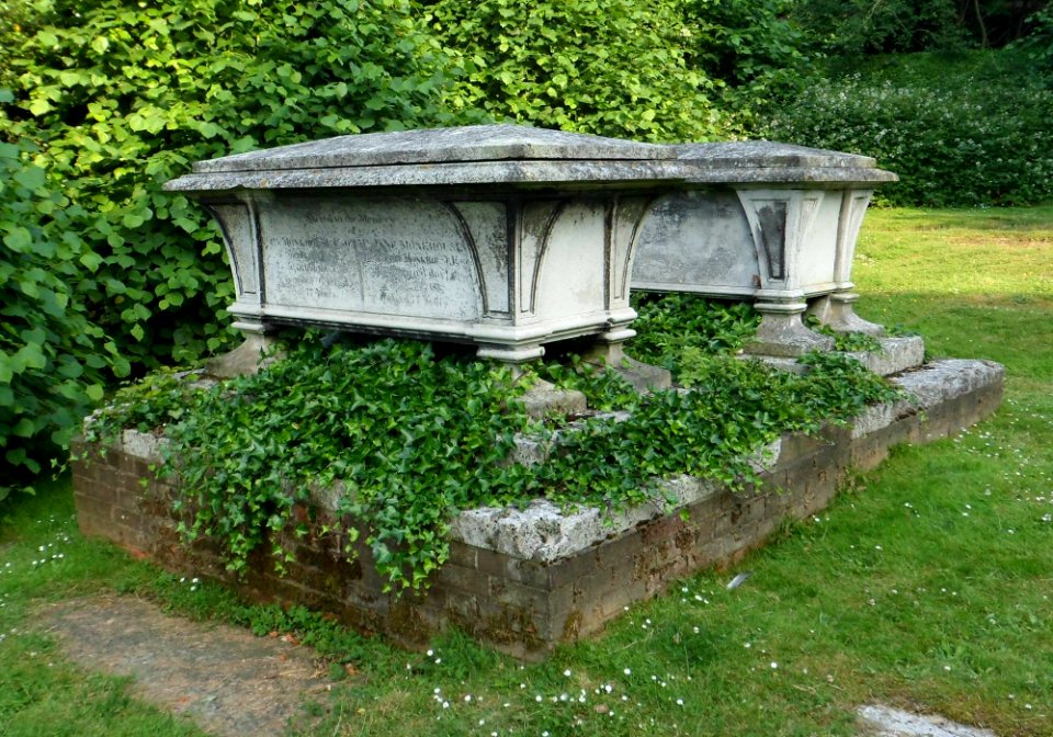 St Martin's Church, Church Street, Dorking (NHLE Code 1028904) (July 2013) (Table Tomb)