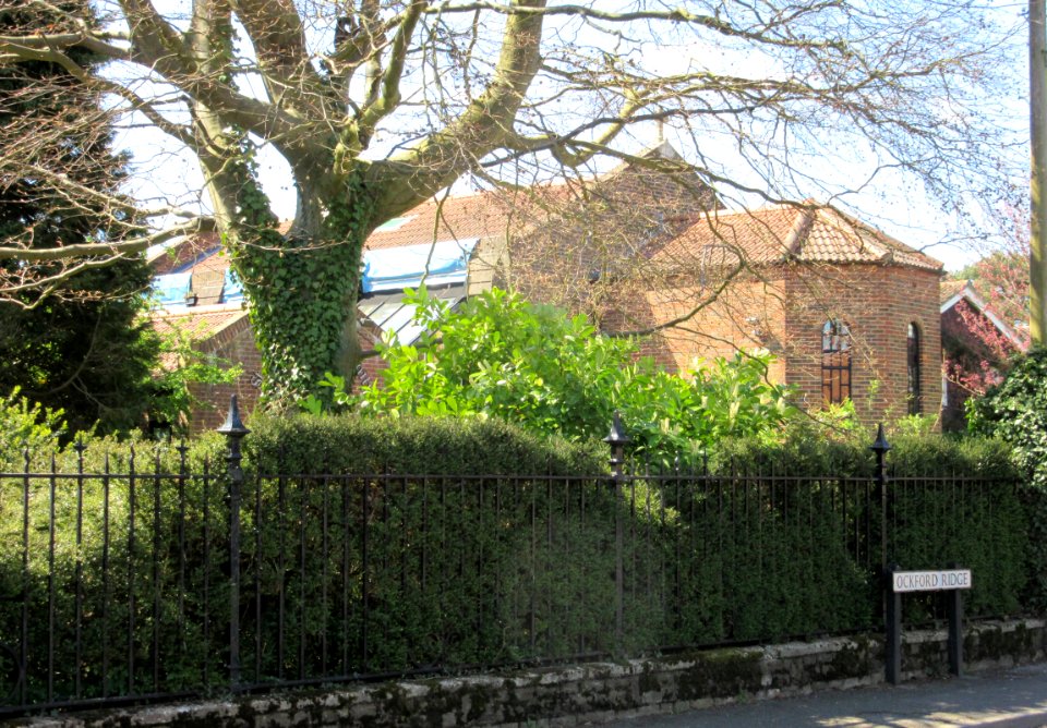 St Mark's Church, Franklyn Road, Ockford Ridge (April 2015) (4)