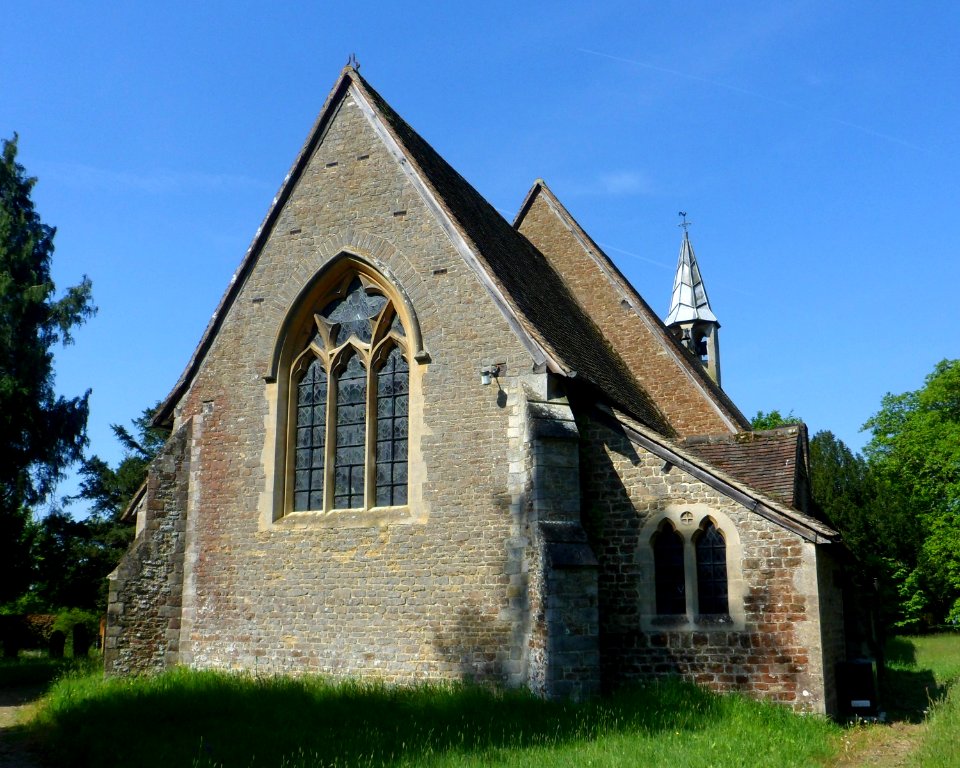 St Mark's Church, Guildford Road, Wyke, Normandy (May 2014) (2)
