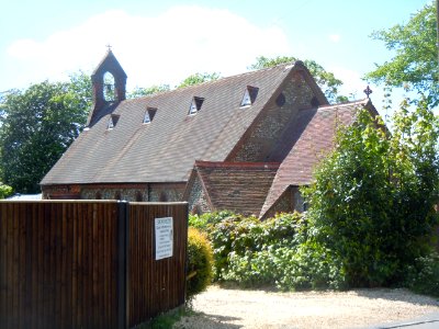 St Mark's Church, Alma Road, Heath End, Farnham (May 2015) (4)