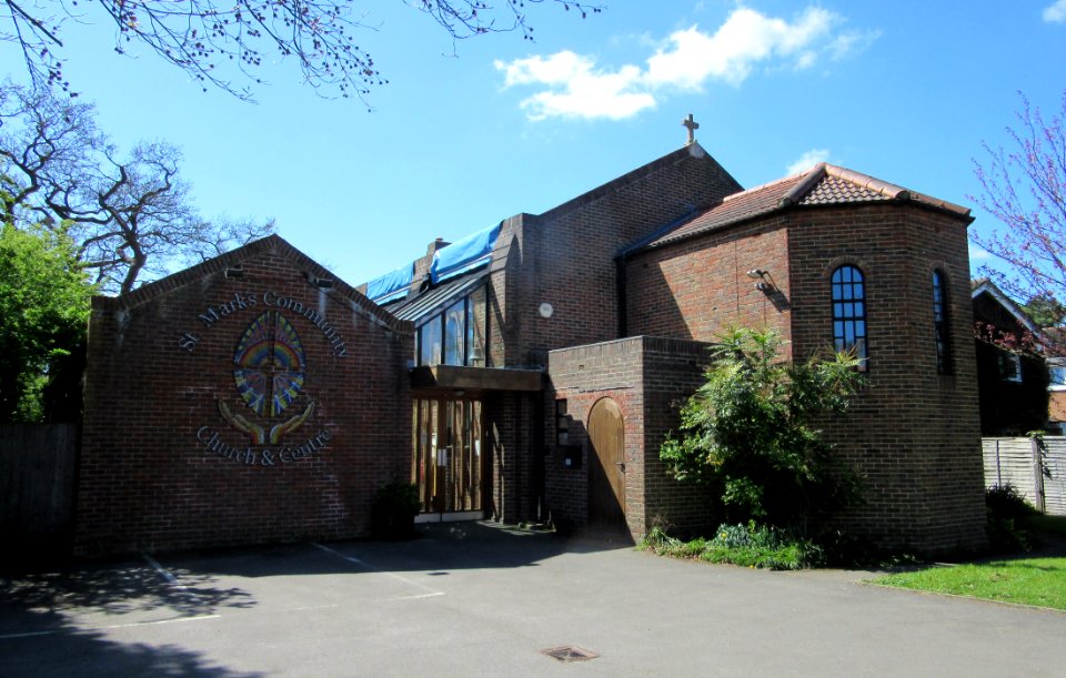 St Mark's Church, Franklyn Road, Ockford Ridge (April 2015) (2)