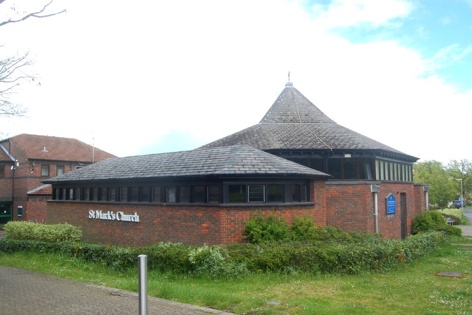 St Mark's Church, Pinehill Road, Bordon (May 2021) (2)
