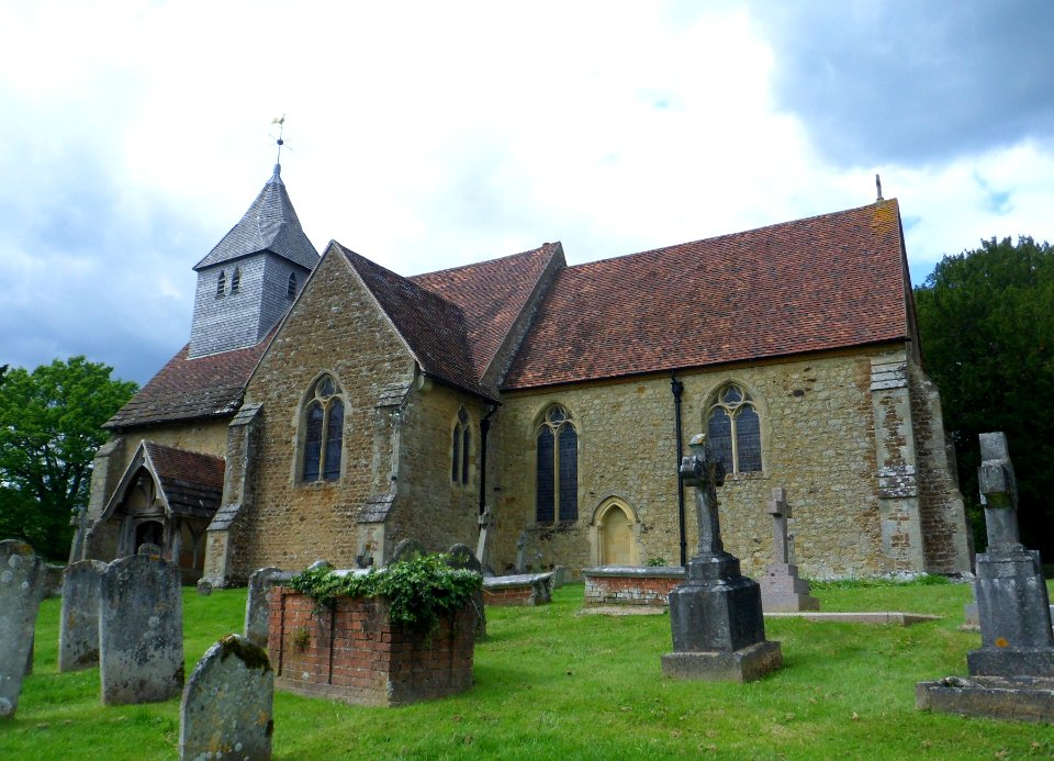 St Mary and All Saints Church, Church Road, Dunsfold (May 2014) (6)