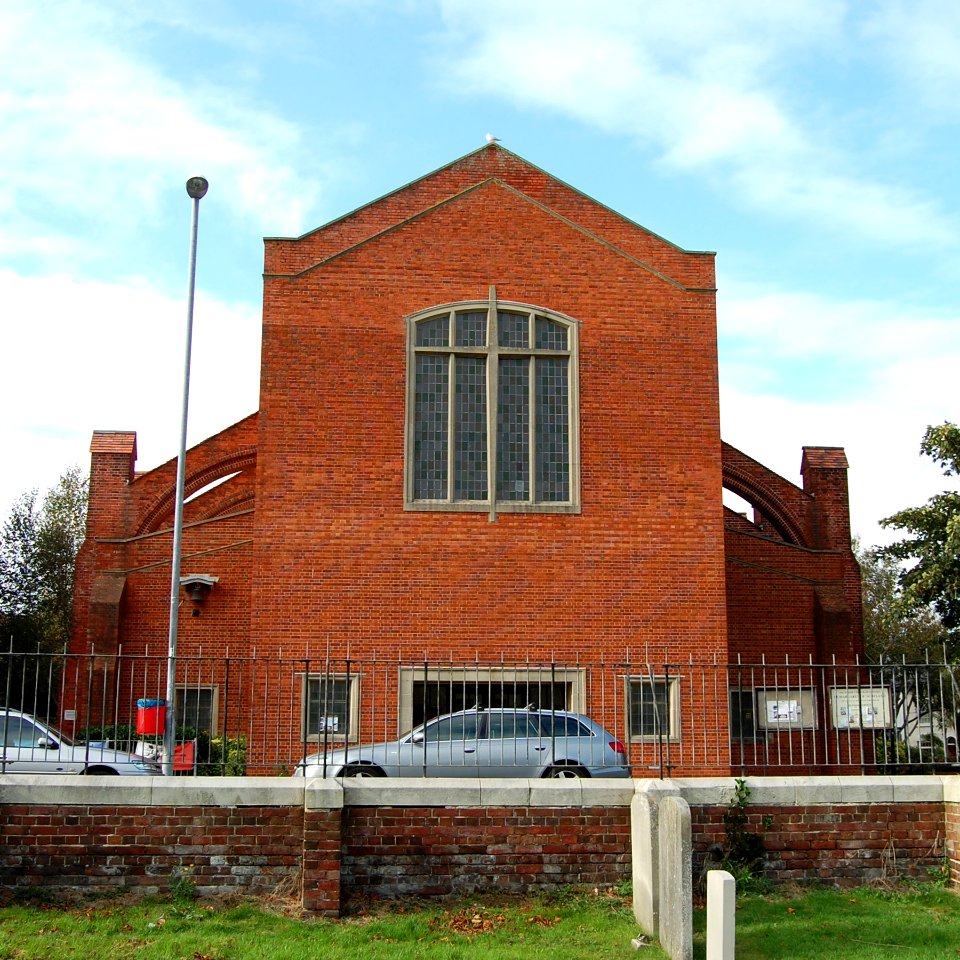 St Margaret of Scotland Church, Highland Road, Eastney, Portsmouth (October 2017) (8)