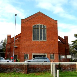 St Margaret of Scotland Church, Highland Road, Eastney, Portsmouth (October 2017) (8)