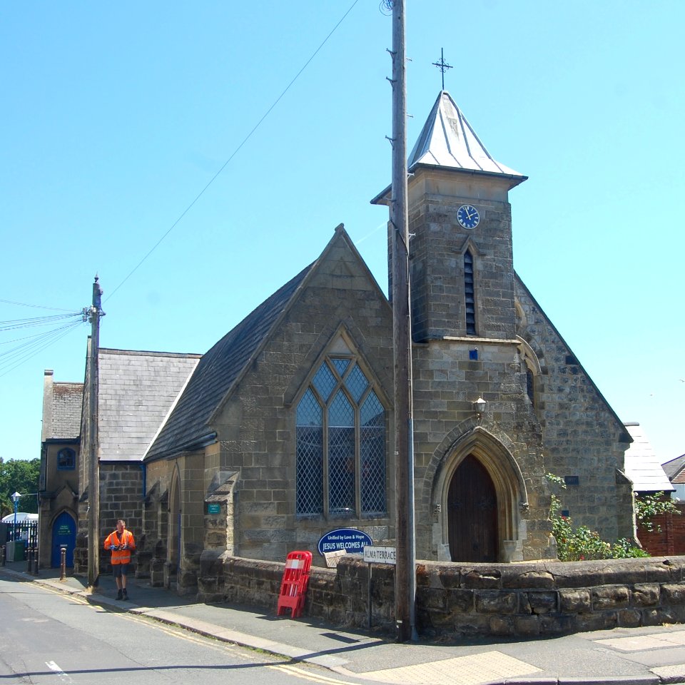 St Luke's United Reformed Church, Sedlescombe Road North, Silverhill, St Leonards-on-Sea (June 2020) (2)