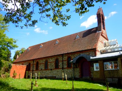 St Mark's Church, Alma Road, Heath End, Farnham (May 2015) (2)