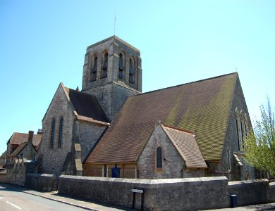 St Michael and All Angels Church, St Michael's Avenue, Swanmore, Ryde (June 2017) (3)