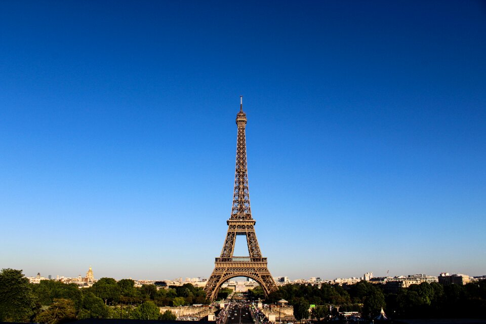 Monument landmark bluesky