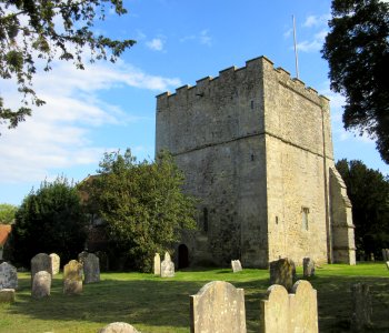 St Michael the Archangel's Church, Main Road (A3054), Shalfleet (May 2016) (3)