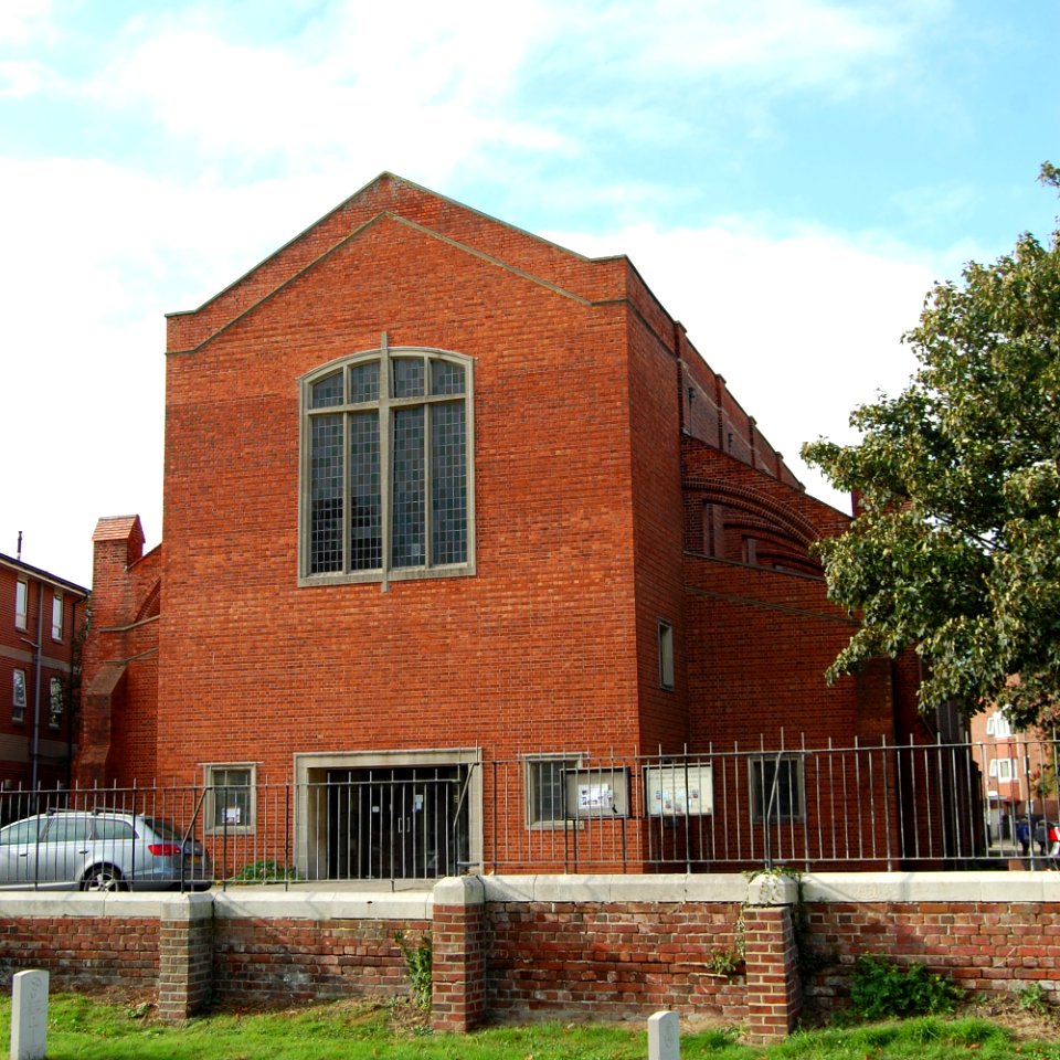 St Margaret of Scotland Church, Highland Road, Eastney, Portsmouth (October 2017) (9)