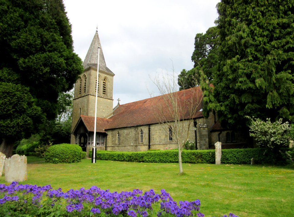 St Margaret of Antioch Church, Church Road, Fernhurst (June 2015) (3)