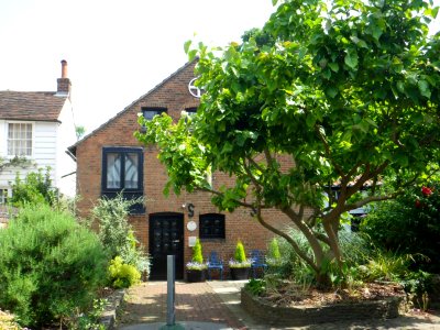 St Michael's Spiritualist Church and Sanctuary, Church Road, Ewell (July 2013) (3)