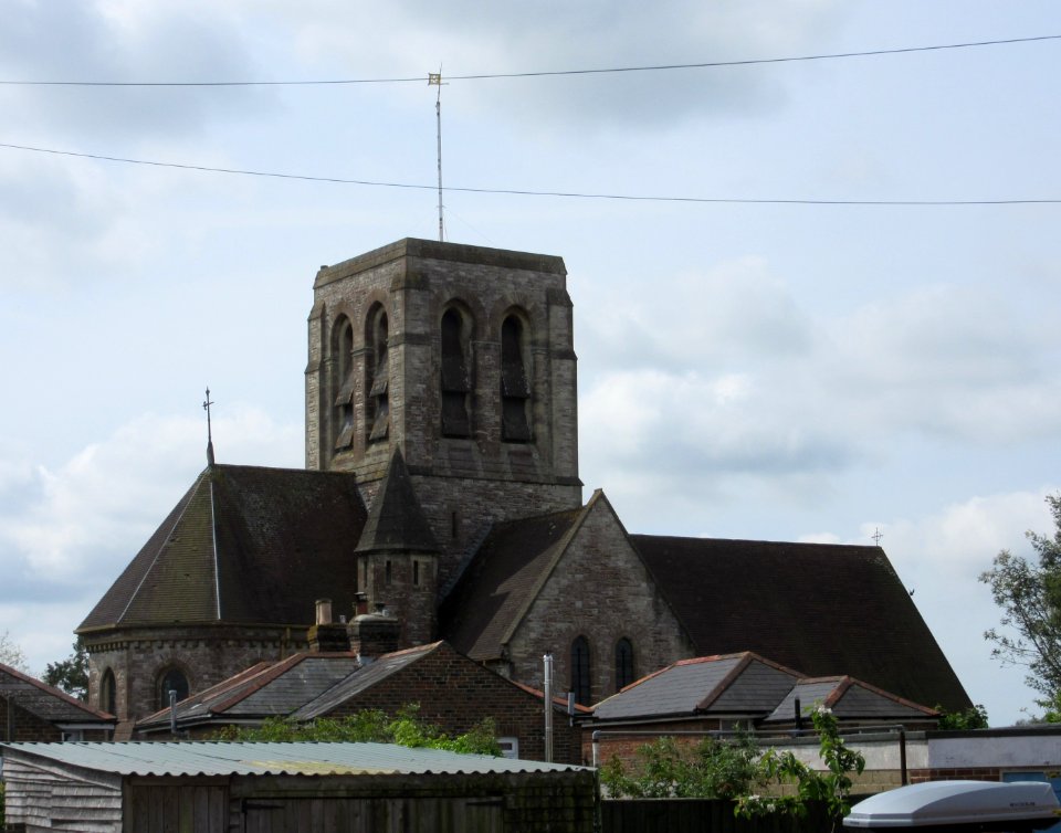 St Michael and All Angels Church, St Michael's Avenue, Swanmore, Ryde (May 2016) (1)