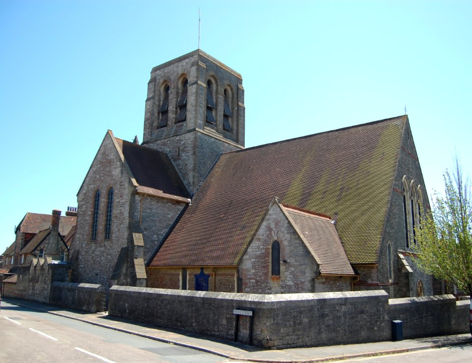 St Michael and All Angels Church, St Michael's Avenue, Swanmore, Ryde (June 2017) (4)
