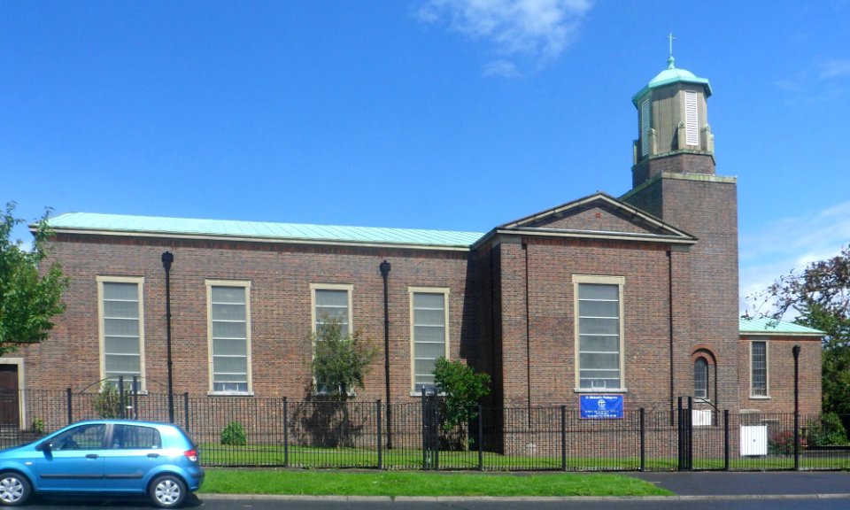 St Michael and All Angels Church, Hempsted Road, Paulsgrove (August 2017) (1)