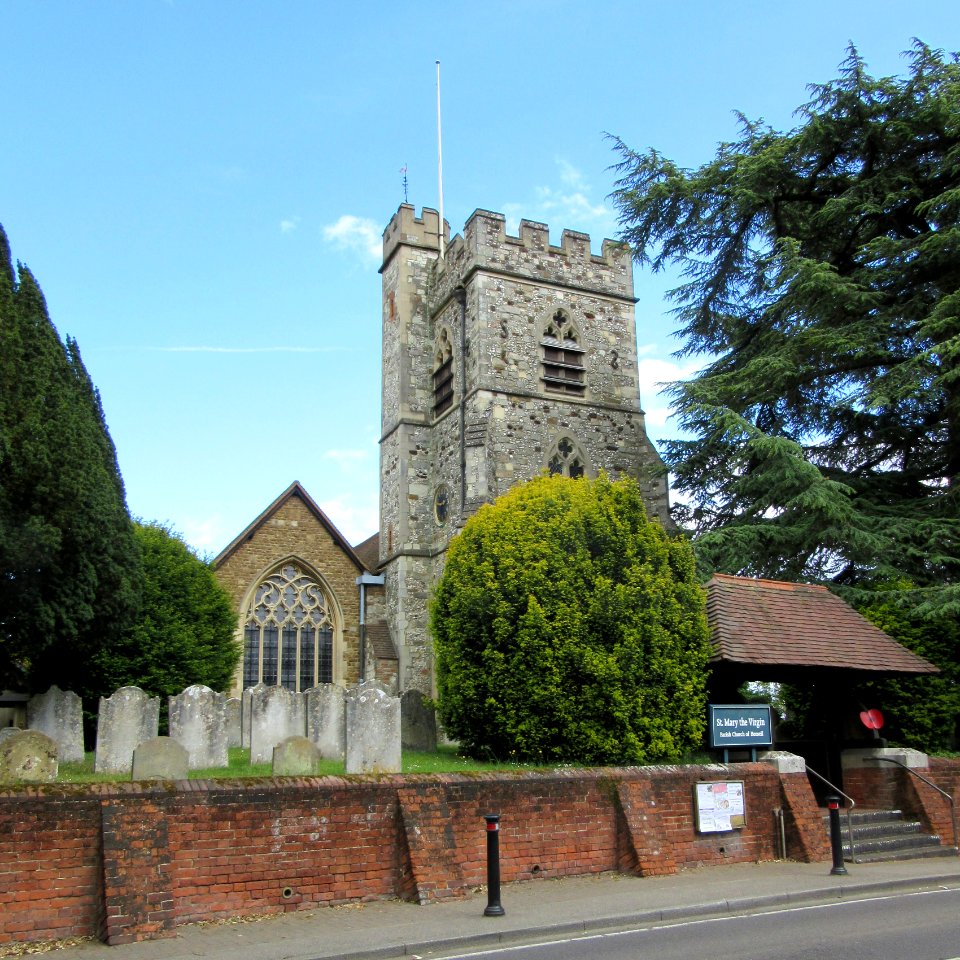 St Mary the Virgin's Church, Church Hill, Horsell (June 2015) (1)