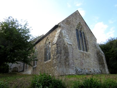 St Michael the Archangel's Church, Main Road (A3054), Shalfleet (May 2016) (7)