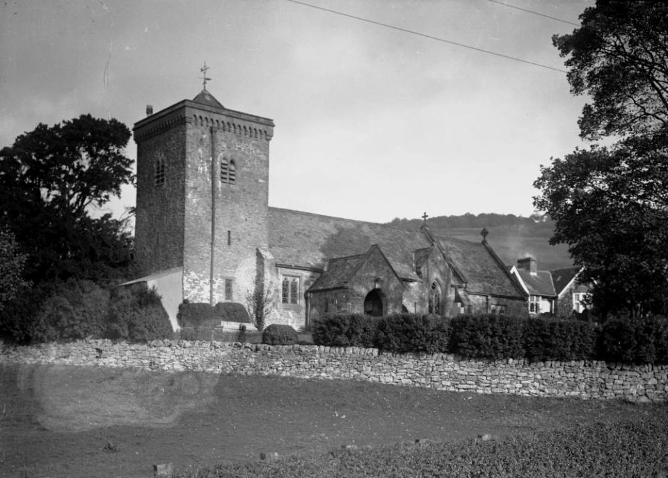 St Matthew's church, Llanelwedd (1294359)