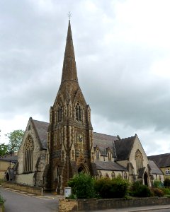 St Matthew's Church, Station Road, Redhill (June 2013) (2)