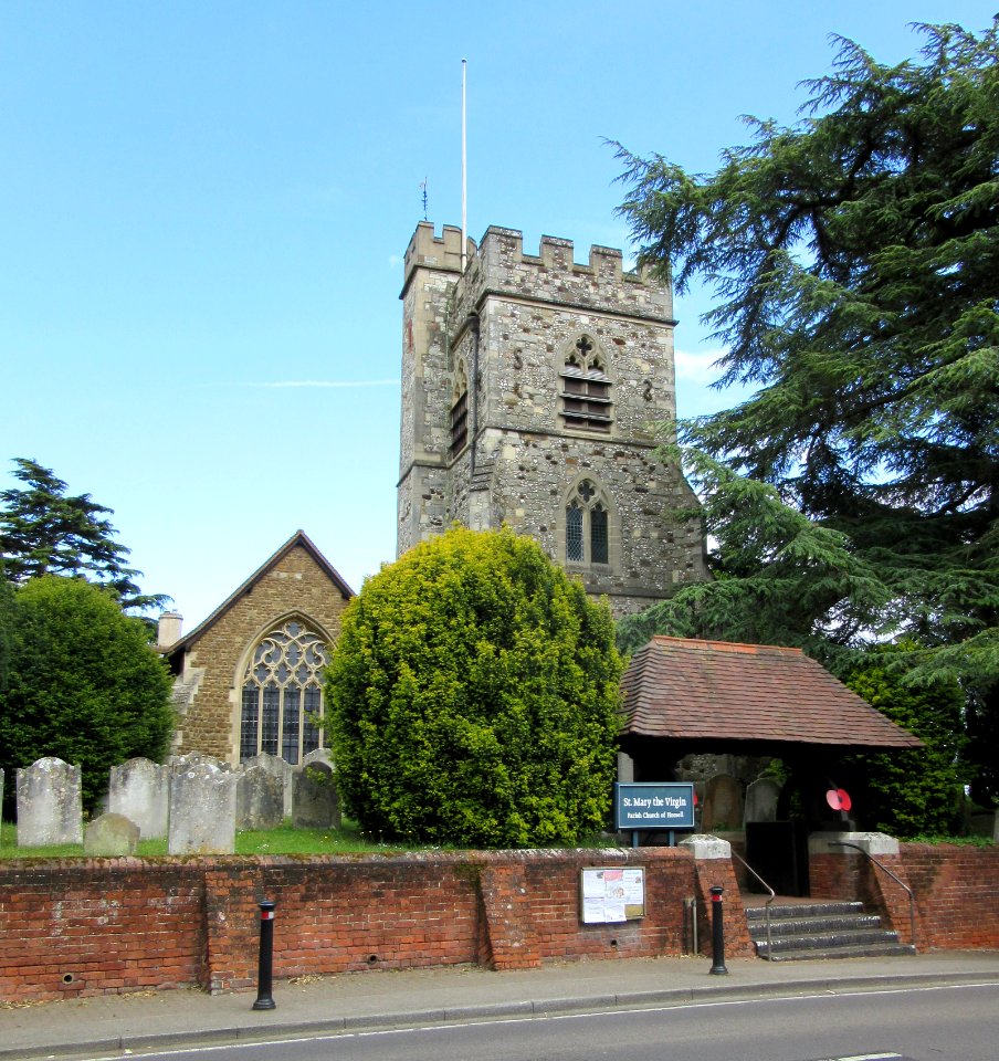 St Mary the Virgin's Church, Church Hill, Horsell (June 2015) (2)