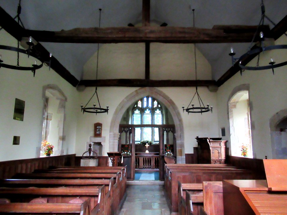 St Michael, Penhurst, interior 02