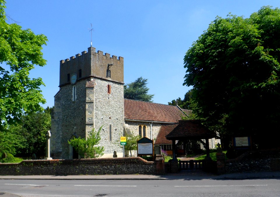 St Martin's Church, Ockham Road South, East Horsley (May 2014) (4)