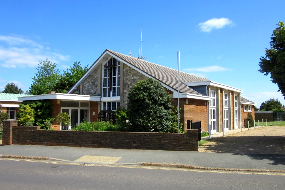 St Michael's RC Church, Walls Road, Bembridge (May 2016) (1)