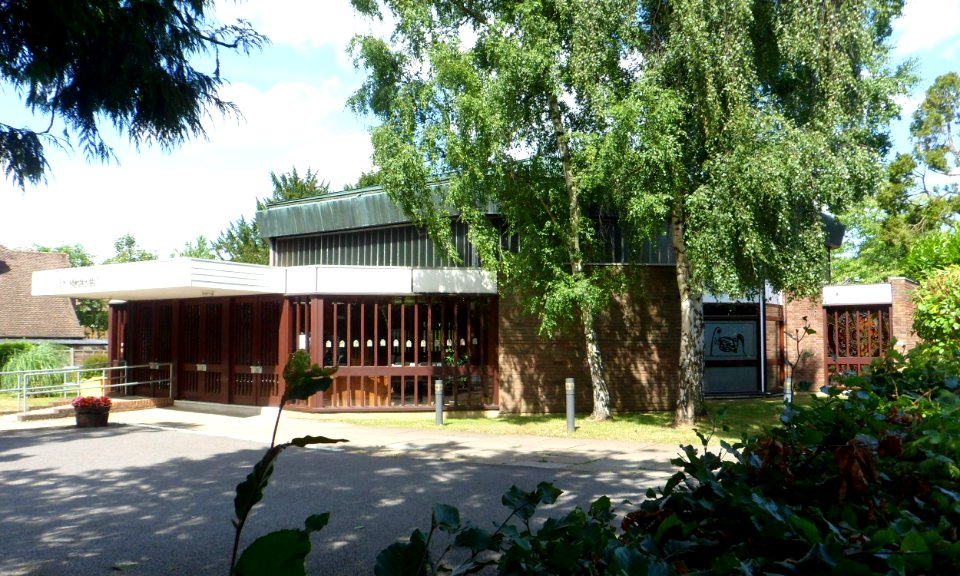 St Michael's RC Church, The Marld, Ashtead (August 2013) (4)