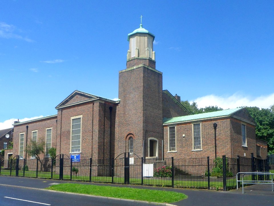 St Michael and All Angels Church, Hempsted Road, Paulsgrove (August 2017) (3)