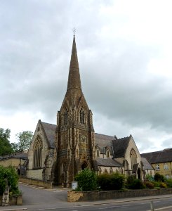 St Matthew's Church, Station Road, Redhill (June 2013) (1)