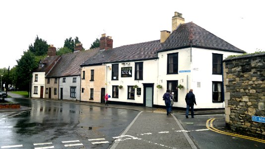 St Marys St, Gloucester inc The Pelican Inn