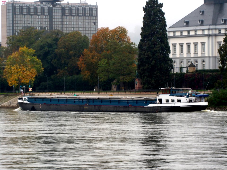 Sperate, ENI 02314623 on the Rhine river at Koblenz at the Deutches Eck, pic4