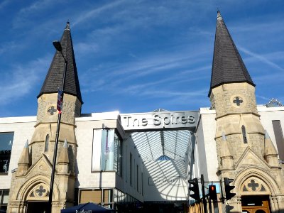Spires Shopping Centre 01