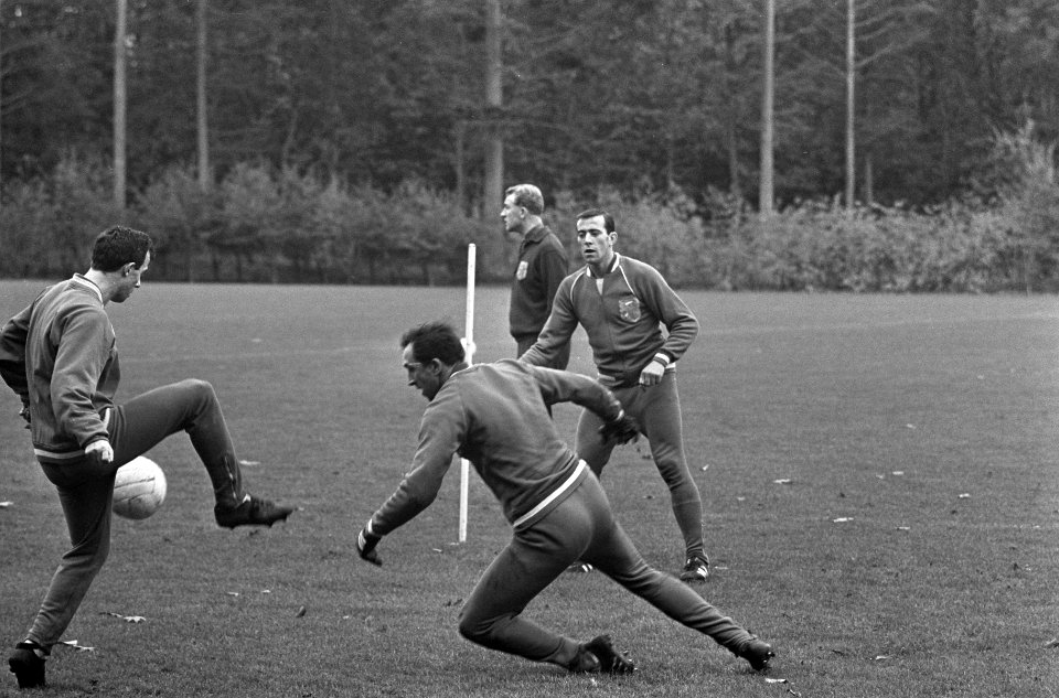 Spelers tijdens training, Bestanddeelnr 919-7256