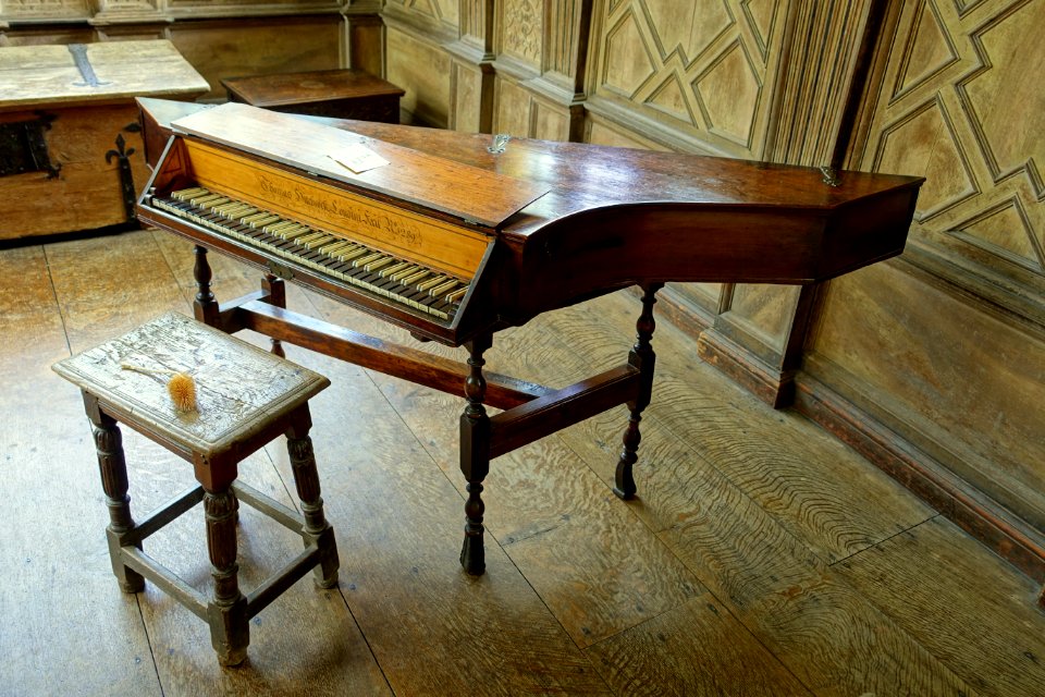 Spinet No. 1289 by Thomas Hitchcock, c. 1730 - Long Gallery, Haddon Hall - Bakewell, Derbyshire, England - DSC02793