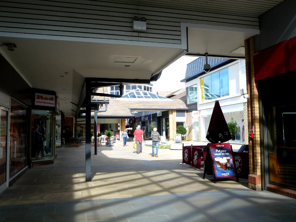 Spires Shopping Centre 06