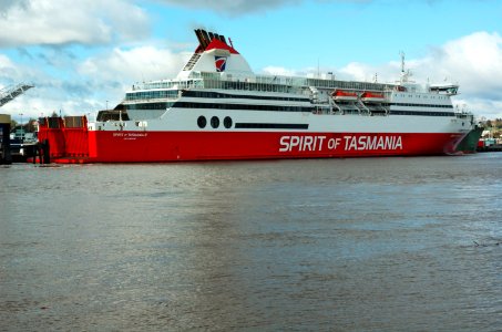 Spirit-of-Tasmania-II-Devonport-20070811-001