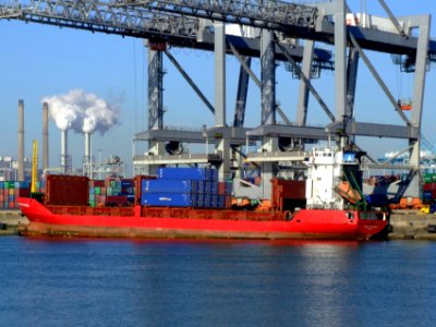 Spirit of Foynes loading and unloading in the Amazone harbour Port of Rotterdam 11-Feb-2008