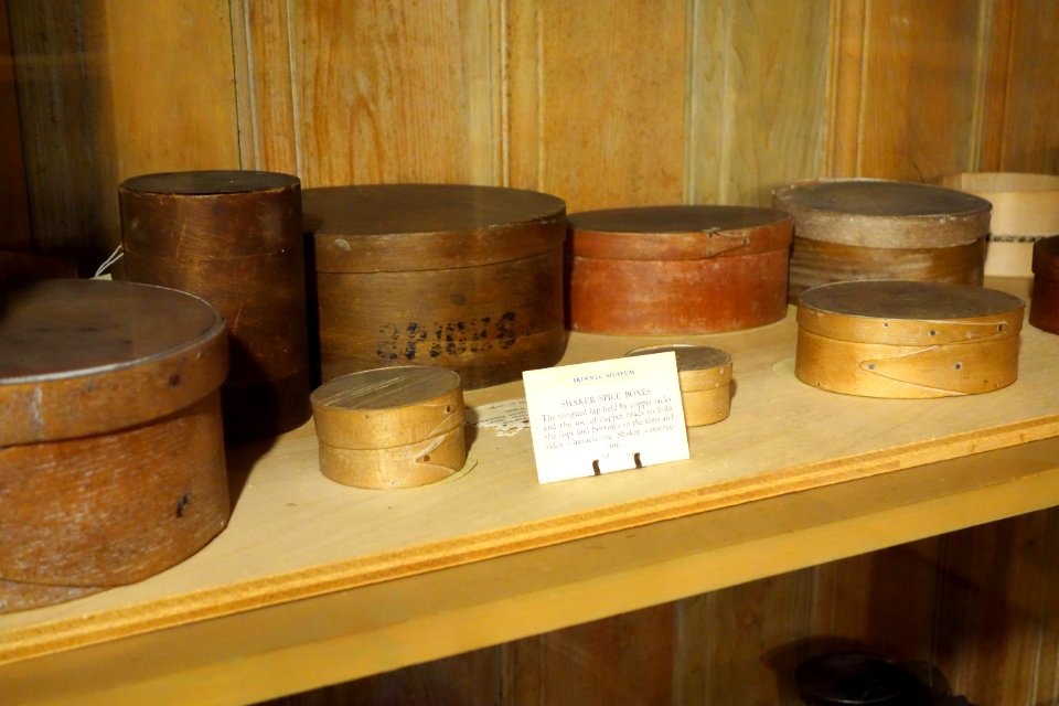 Spice boxes, Shaker - Joseph Allen Skinner Museum - DSC07893