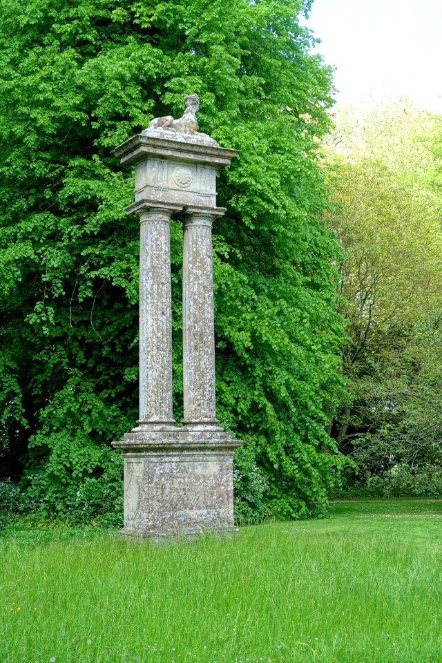 Sphinx - Lacock Abbey - Wiltshire, England - DSC00813