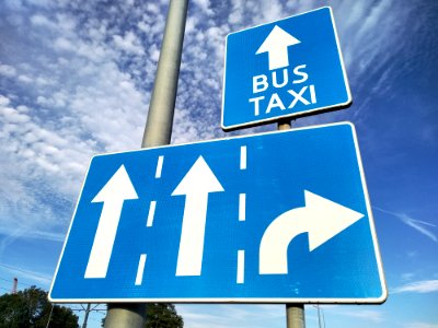 Special turn lane rules for bus and taxi